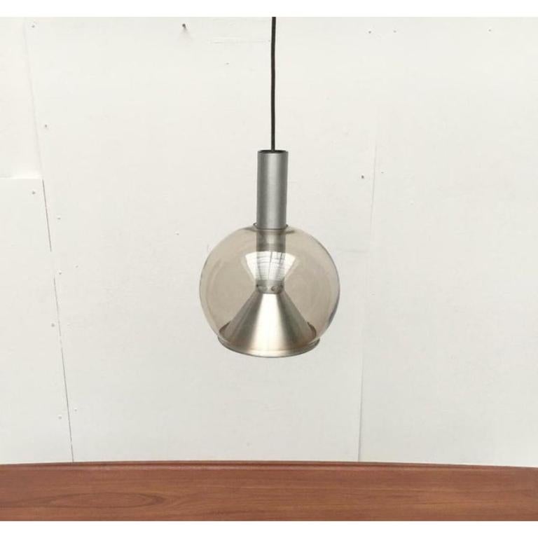 Lampada a sospensione a globo in vetro di Erco, Germania, metà del secolo scorso, anni '60 in vendita 4