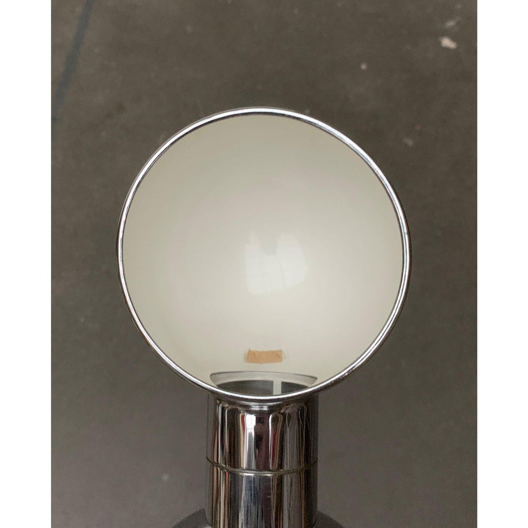 Allemand Lampe de table en métal de l'ère spatiale allemande du milieu du siècle, Cosack en vente