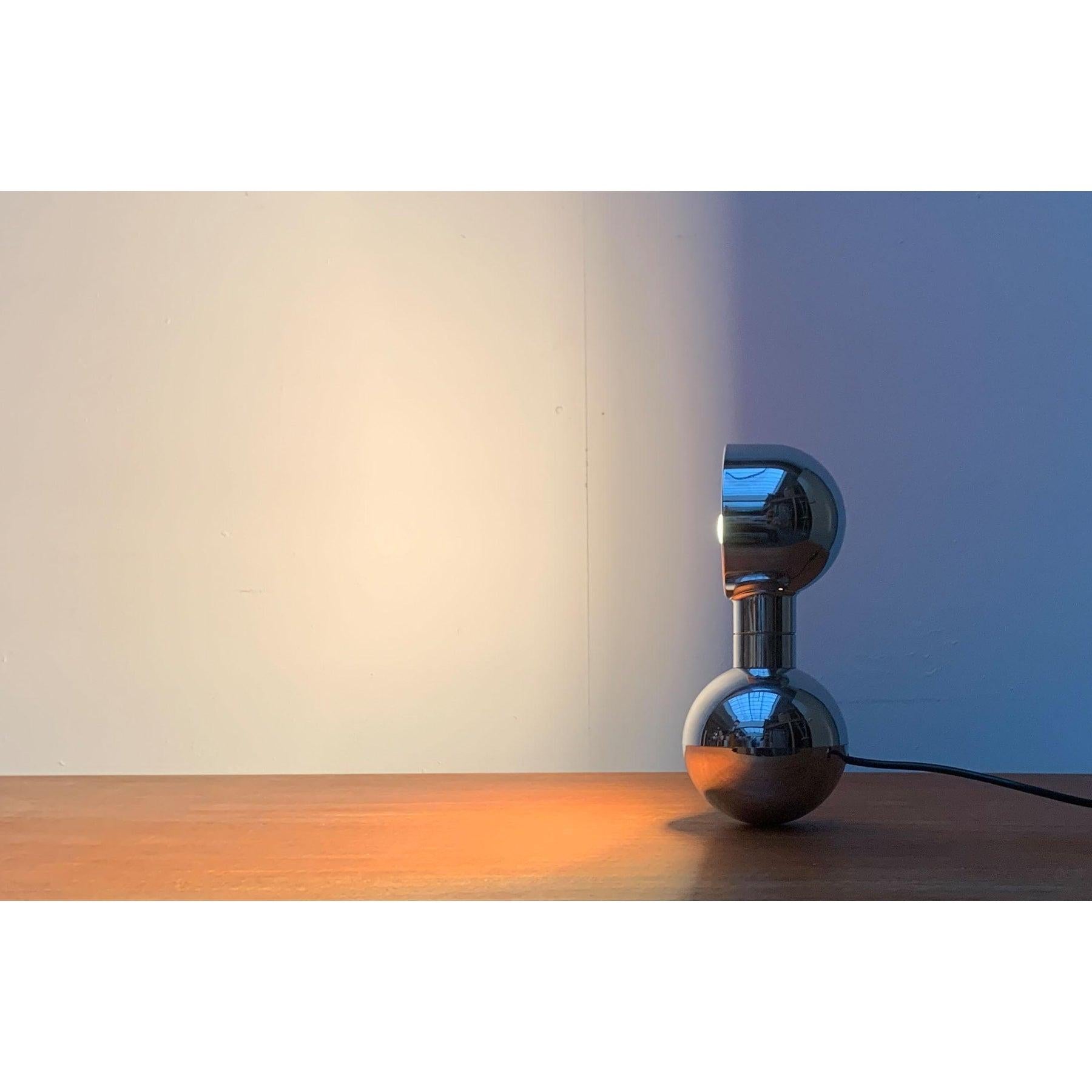 20ième siècle Lampe de table en métal de l'ère spatiale allemande du milieu du siècle, Cosack en vente