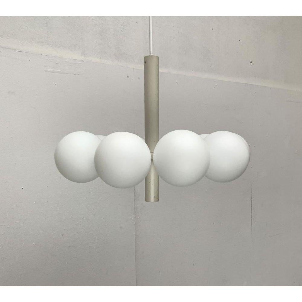 Lampadario minimalista tedesco di metà secolo di Kaiser Leuchten, 1960 in vendita 2