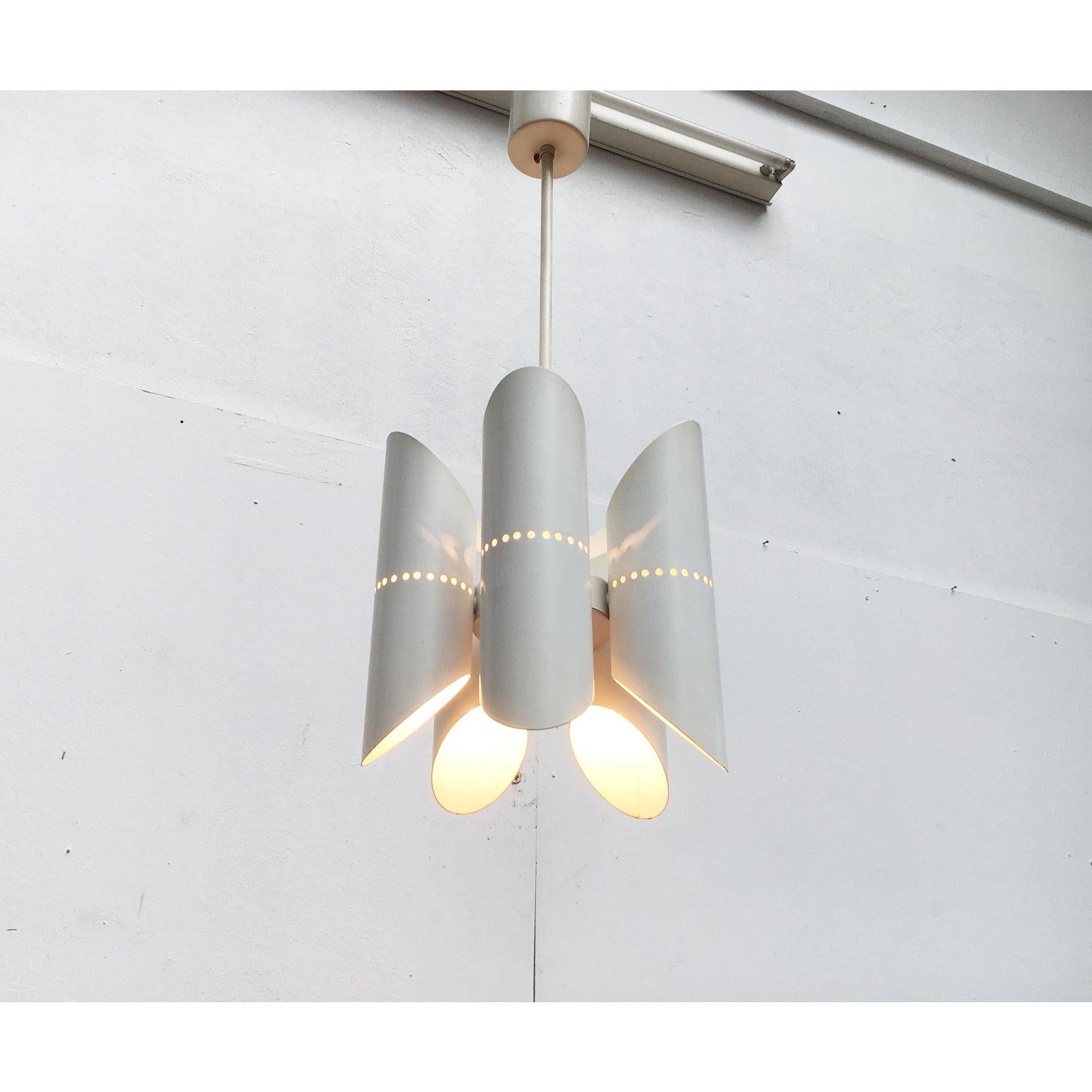 Lampada a sospensione minimalista tedesca di metà secolo, anni '60 In condizioni buone in vendita a Hamburg, DE