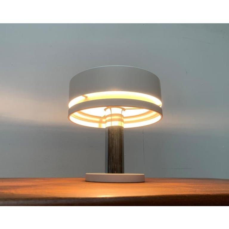 Lampe de table minimaliste allemande de l'ère spatiale du milieu du siècle dernier de Kaiser Idell, années 1960 en vente 2