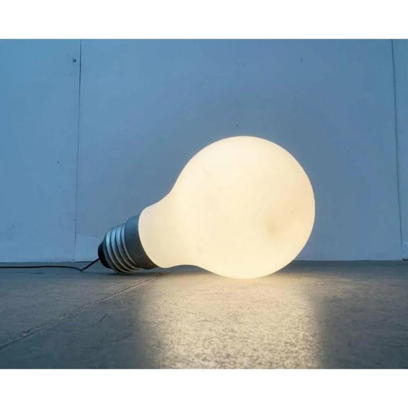 Mid-Century moderno Lampada da terra o a sospensione a lampadina modello A Space Age tedesca di metà secolo, anni '60 in vendita