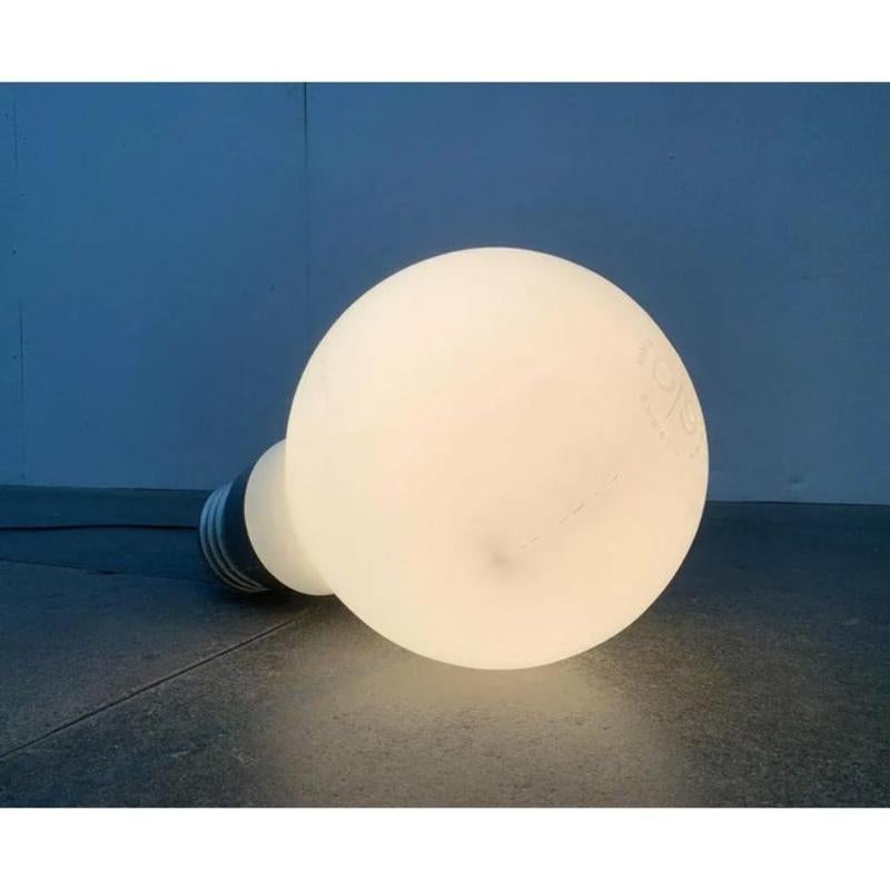 Tedesco Lampada da terra o a sospensione a lampadina modello A Space Age tedesca di metà secolo, anni '60 in vendita