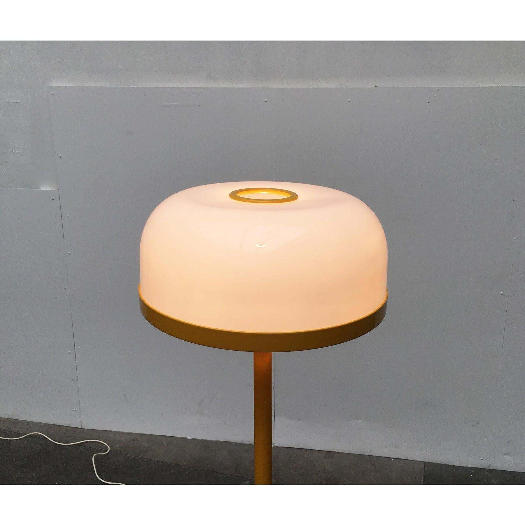 Lampadaire champignon allemand de l'ère spatiale du milieu du siècle dernier de Kaiser Idell en vente 5
