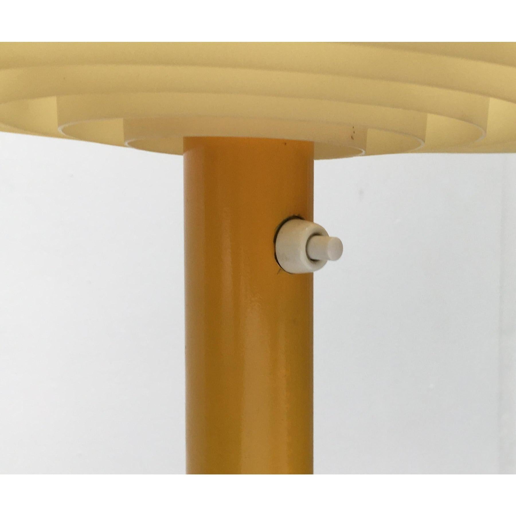 20ième siècle Lampadaire champignon allemand de l'ère spatiale du milieu du siècle dernier de Kaiser Idell en vente