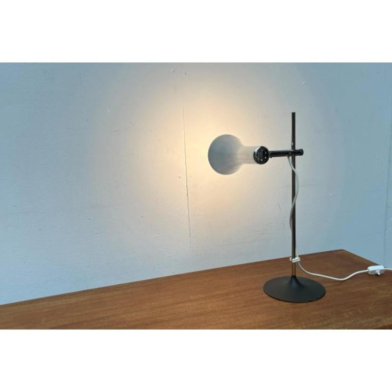 Mid-Century Modern Lampe de table allemande de l'ère spatiale du milieu du siècle dernier de Hillebrand Leuchten, années 1960 en vente