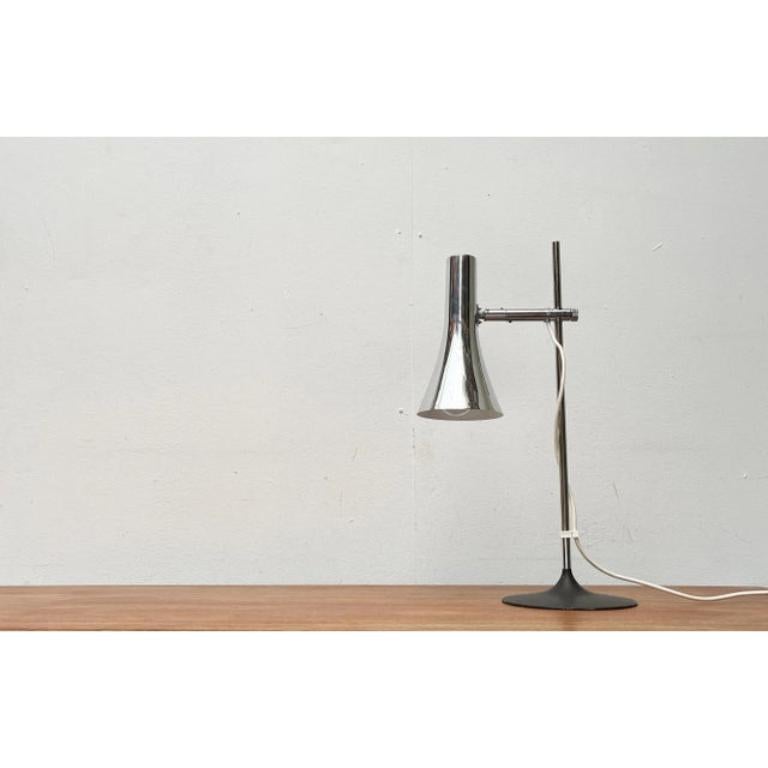 Métal Lampe de table allemande de l'ère spatiale du milieu du siècle dernier de Hillebrand Leuchten, années 1960 en vente