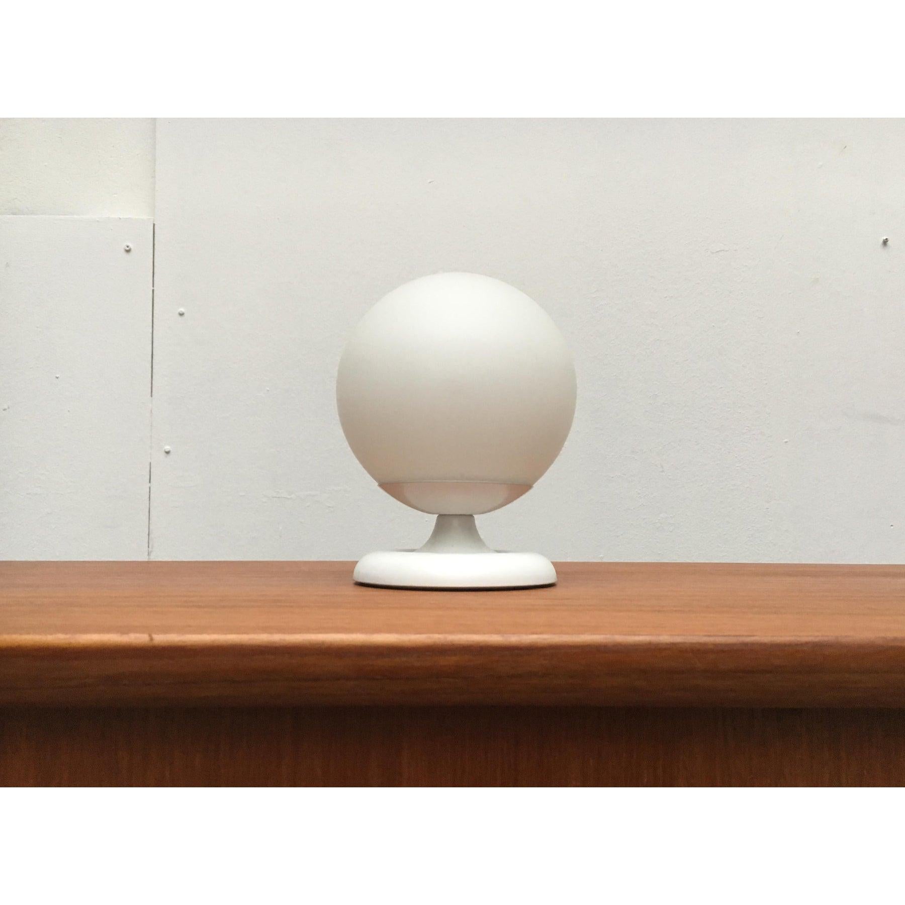 Lampe de table allemande du milieu du siècle, Space A, de Kaiser Idell, années 1960 en vente 4