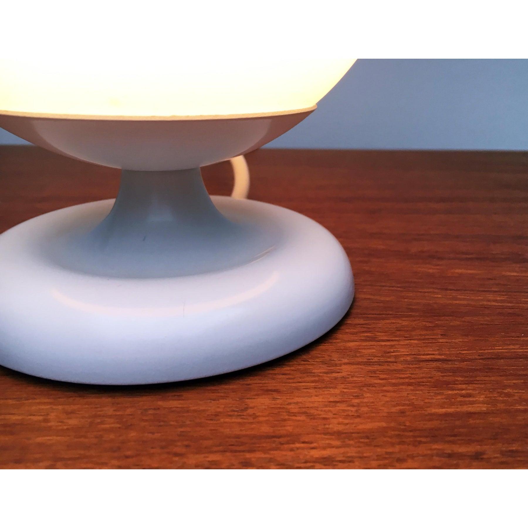 Métal Lampe de table allemande du milieu du siècle, Space A, de Kaiser Idell, années 1960 en vente