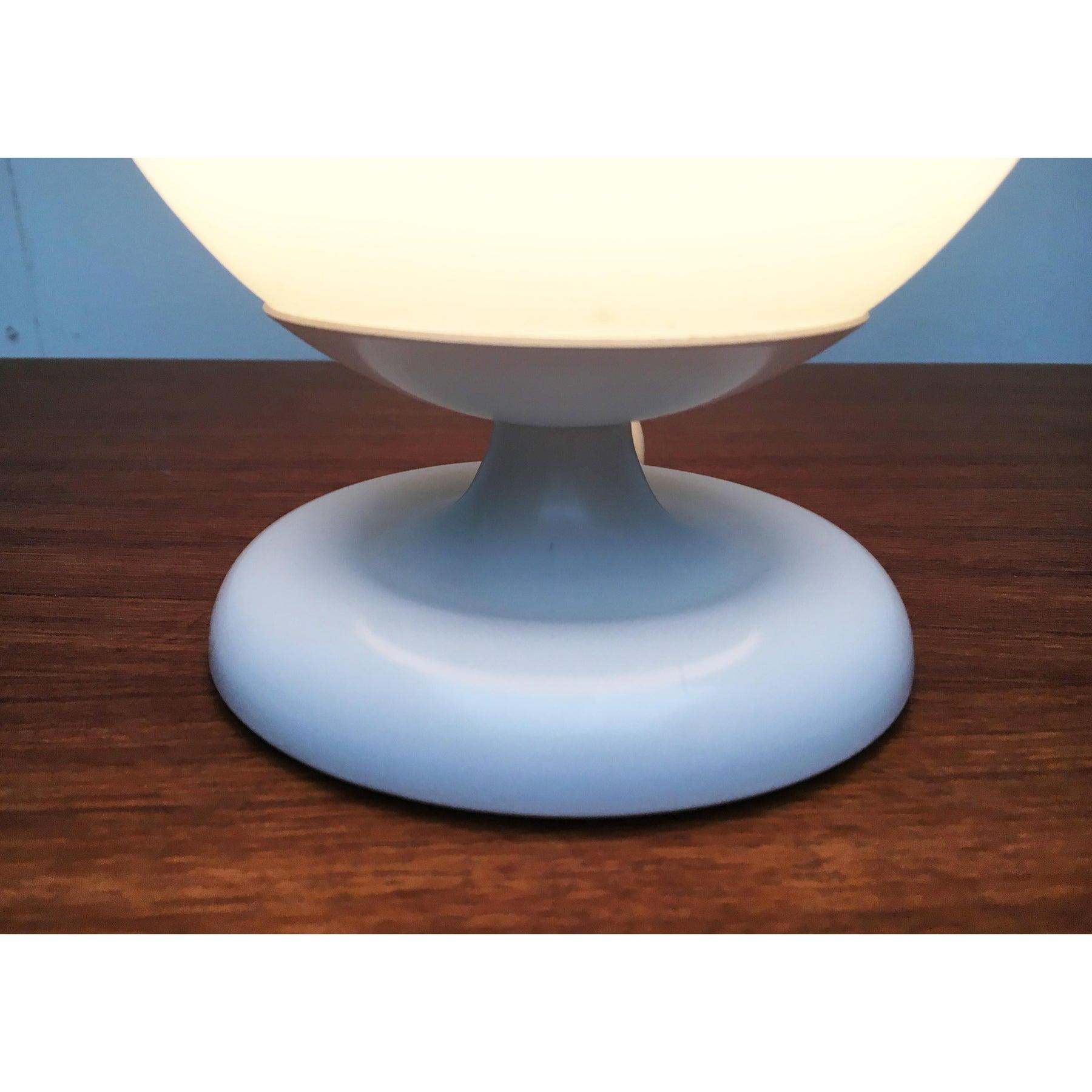 Lampe de table allemande du milieu du siècle, Space A, de Kaiser Idell, années 1960 en vente 2