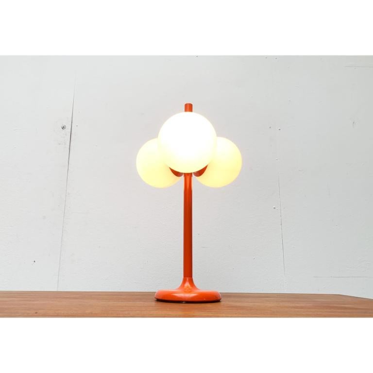 Lampe de table allemande de l'ère spatiale du milieu du siècle dernier de Kaiser Leuchten en vente 3