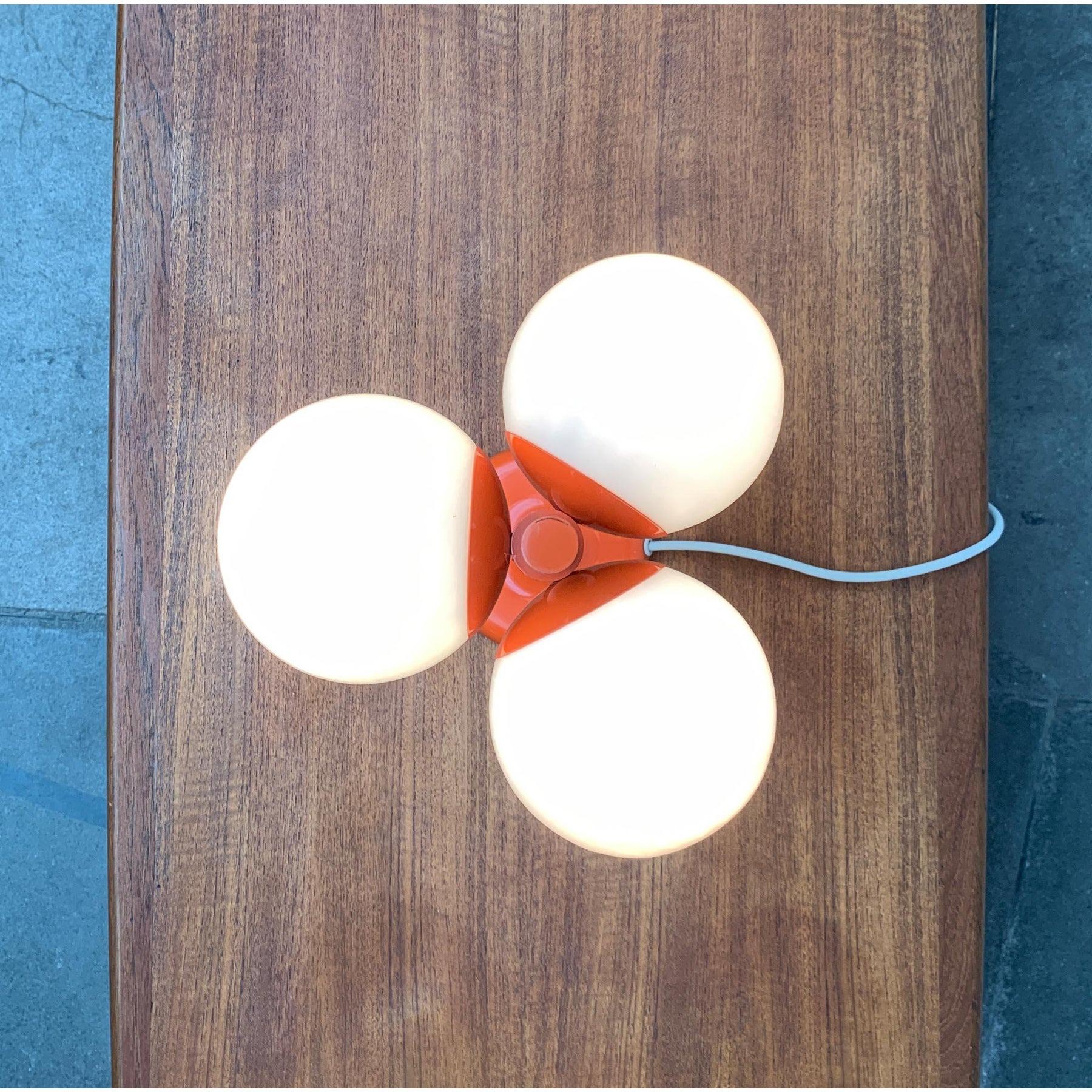 Mid-Century Modern Lampe de table allemande de l'ère spatiale du milieu du siècle dernier de Kaiser Leuchten en vente