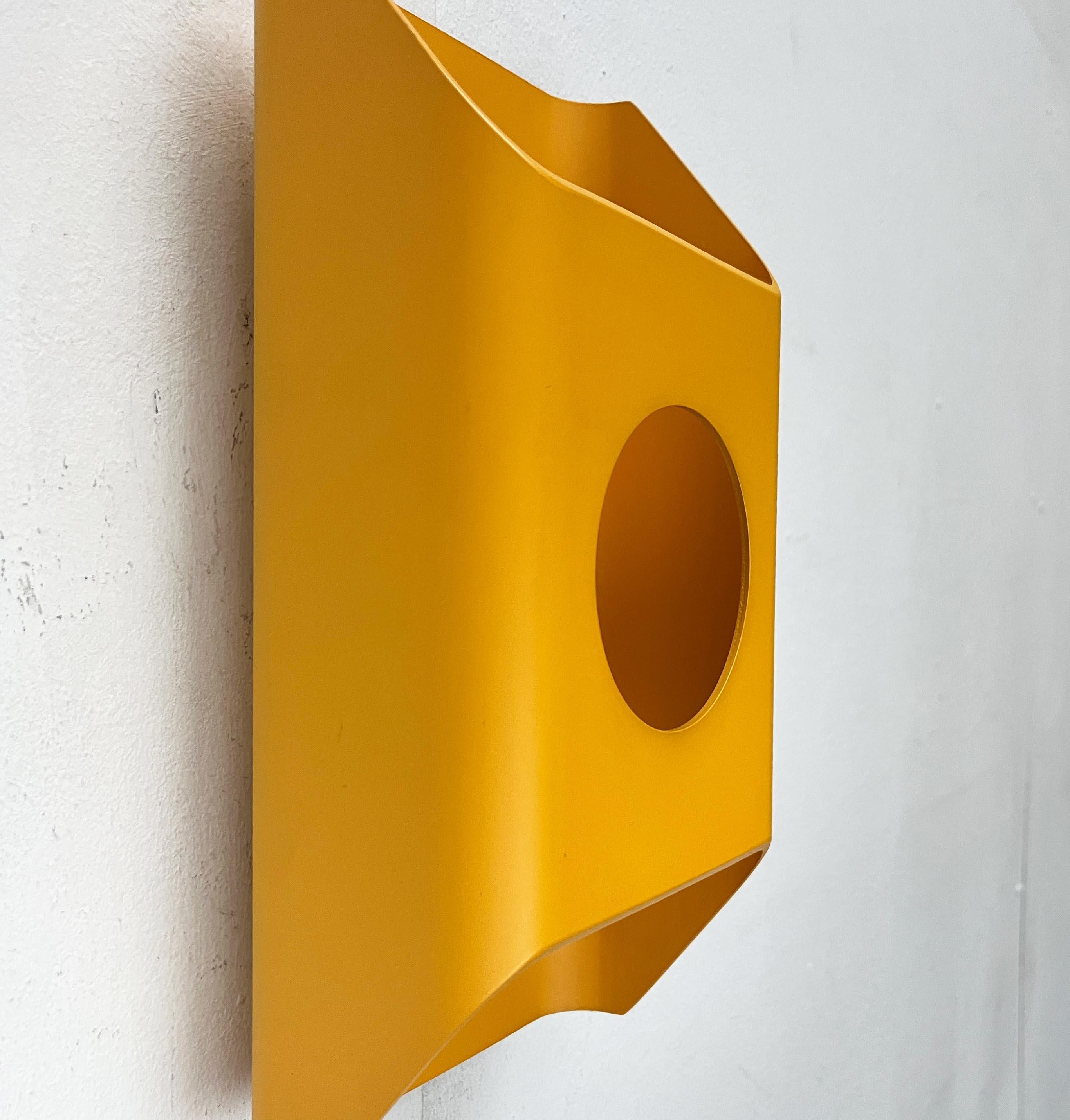 Lampe murale allemande de l'ère spatiale du milieu du siècle dernier par Klaus Hempel pour Kaiser Leuchten 1970 Bon état - En vente à Hamburg, DE