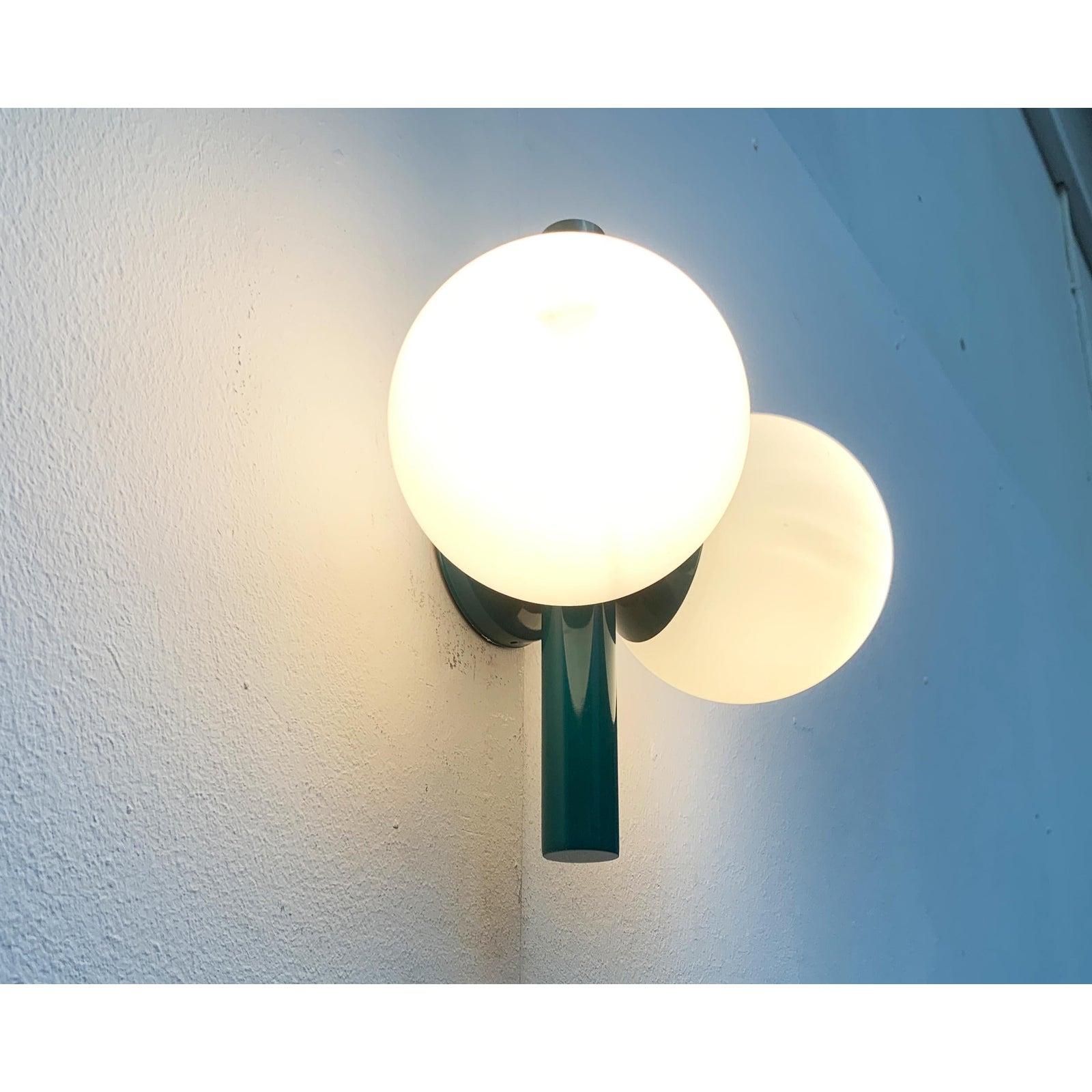 Lámpara de pared alemana de mediados de siglo de la era espacial de Kaiser Idell / Kaiser Leuchten Alemán en venta