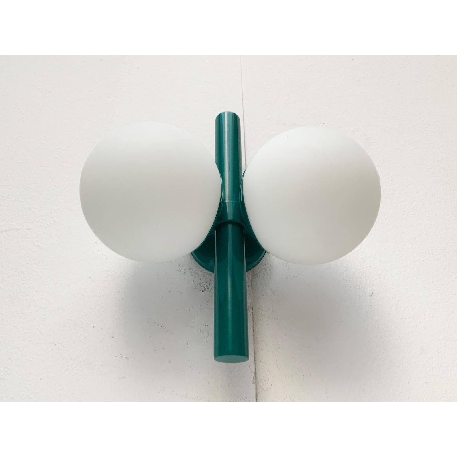 Lámpara de pared alemana de mediados de siglo de la era espacial de Kaiser Idell / Kaiser Leuchten en venta 2