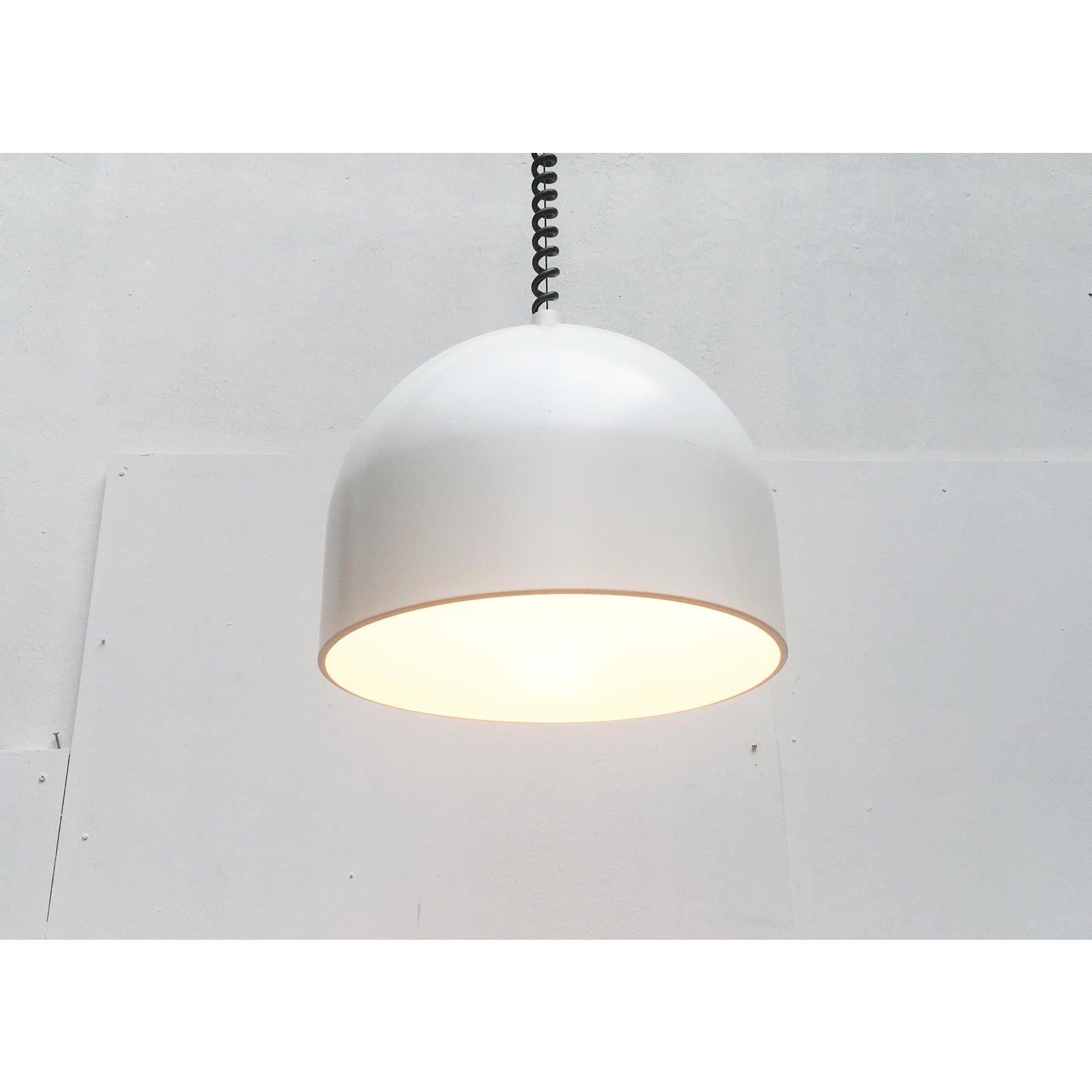 Mid-Century moderno Lampada a sospensione bianca della metà del secolo in stile Space Age tedesco di Staff Leuchten in vendita