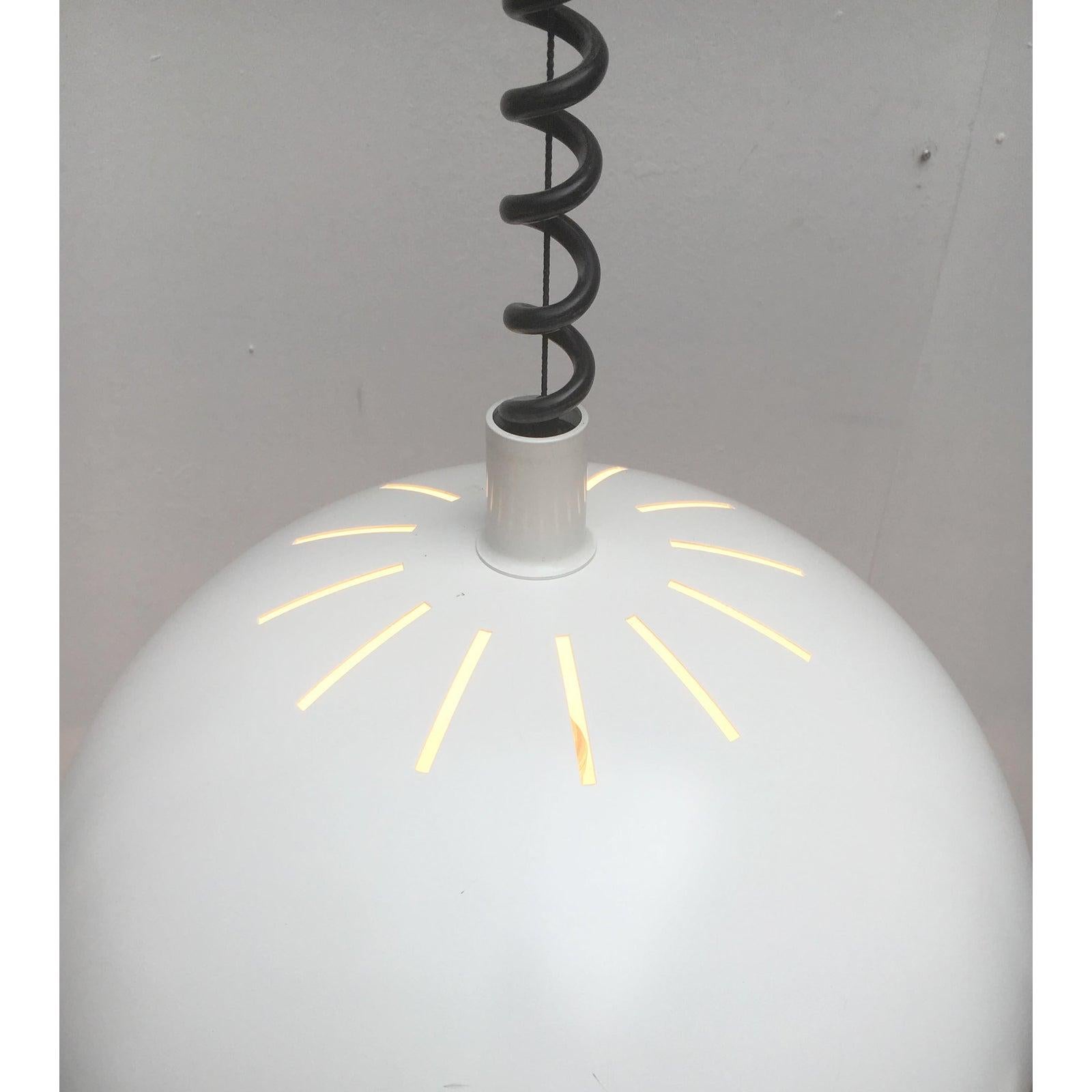 Tedesco Lampada a sospensione bianca della metà del secolo in stile Space Age tedesco di Staff Leuchten in vendita