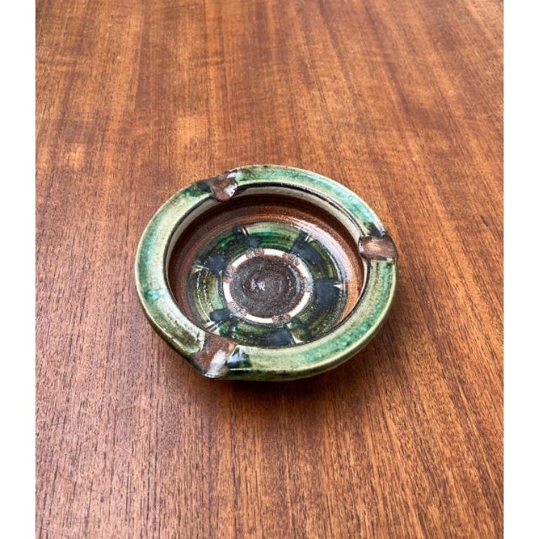 Deutscher Aschenbecher aus Studio Pottery, 1960er Jahre (Moderne der Mitte des Jahrhunderts) im Angebot
