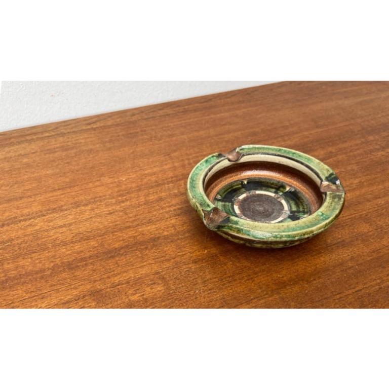 Deutscher Aschenbecher aus Studio Pottery, 1960er Jahre (Keramik) im Angebot
