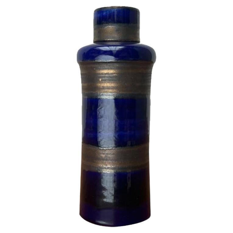Vaso a bottiglia con coperchio in Studio Pottery tedesco di metà secolo, anni '60