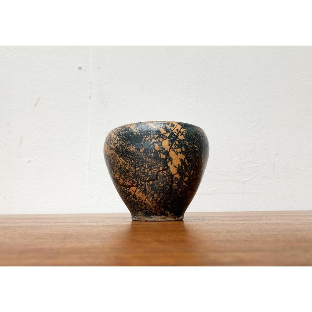 Vaso a ciotola in Studio Pottery tedesco di metà secolo di Gerhard Liebenthron, anni '60 in vendita 2