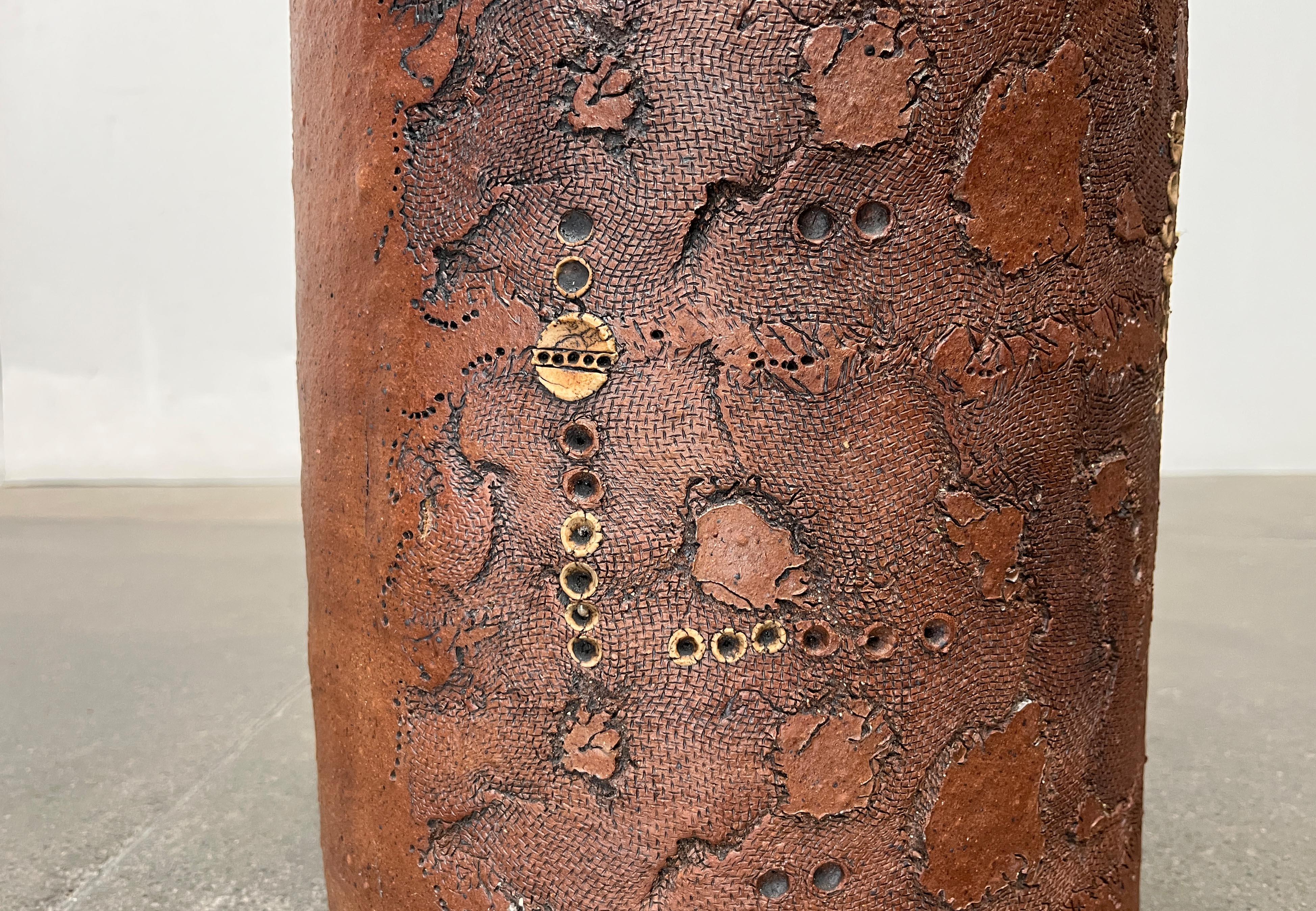 Deutsche Studio Pottery Brutalistische Bodenvase von Elly & Wilhelm Kuch aus der Jahrhundertmitte im Zustand „Gut“ im Angebot in Hamburg, DE