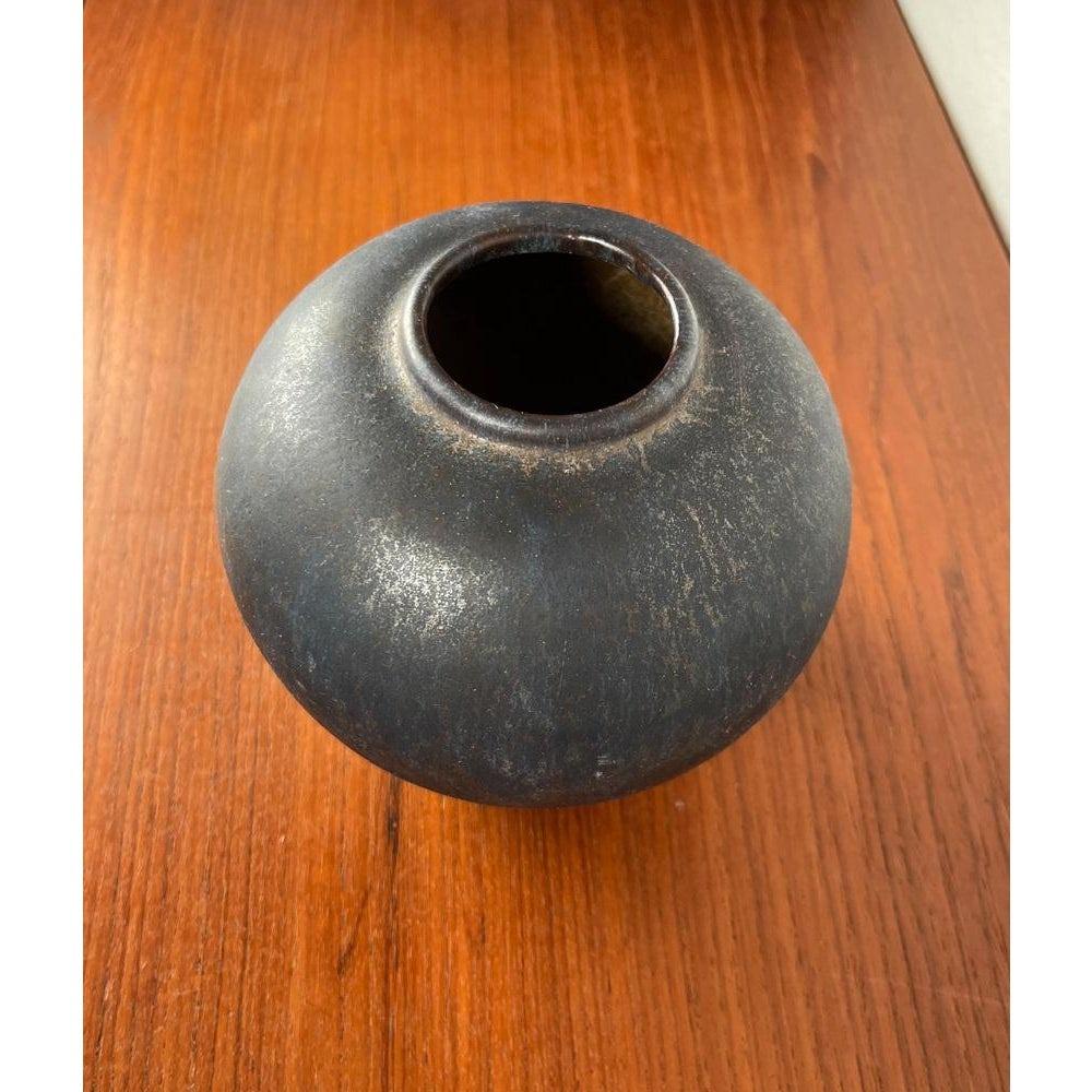 Mid-Century German Studio Pottery Minimalist Vase by Gisela Meyer Kaufmann For Sale 1