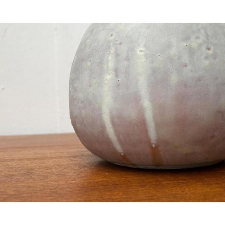 Minimalistische deutsche Studio-Keramik-Vase aus der Mitte des Jahrhunderts von Lu und Gerd Grove, 1961 im Angebot 5