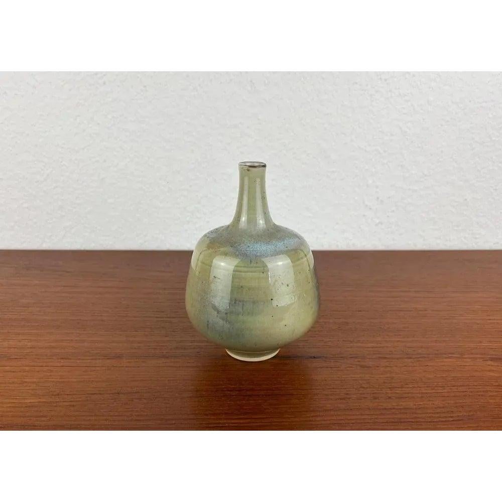 Jarrón de Studio Pottery alemán de mediados de siglo de Görge Hohlt para Werkstatt Hohlt Años 60 Cerámico en venta