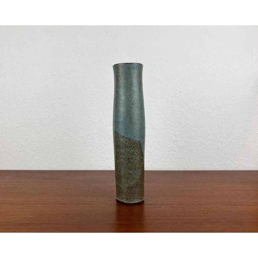 Vase en poterie Studio allemand du milieu du siècle par Janne Reckert Cordua, années 1960 en vente 3