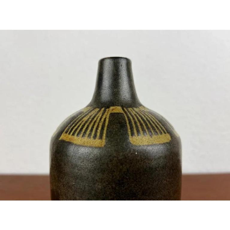 Vaso di Studio Pottery tedesco di metà secolo di Luise Duncker, anni '60 In condizioni ottime in vendita a Hamburg, DE
