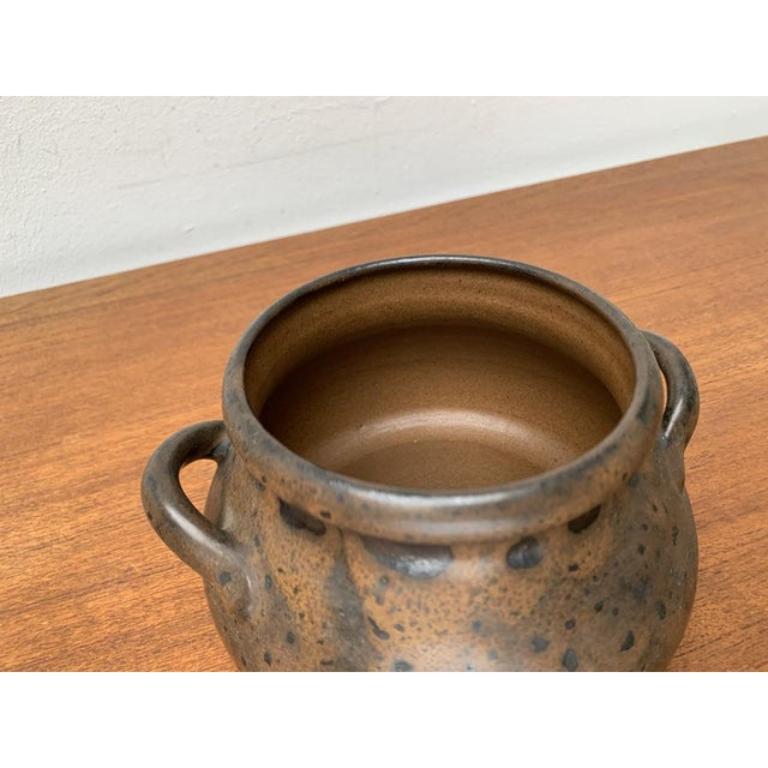 Mid-Century moderno Vaso di Studio Pottery tedesco di metà secolo di Monika Maetzel, anni '60 in vendita