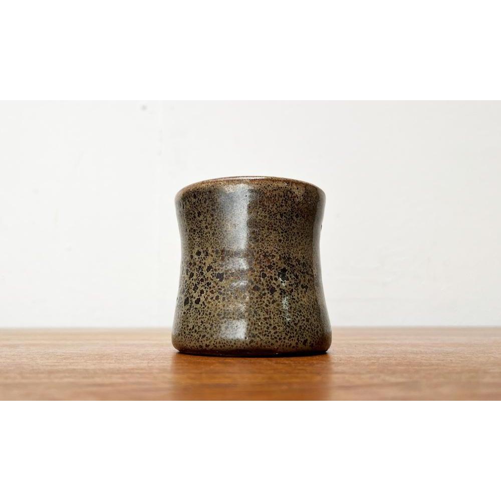 Deutsche Studio-Keramikvase oder Becher aus der Mitte des Jahrhunderts von Anke Rasche-Suhr, 1960er Jahre (Moderne der Mitte des Jahrhunderts) im Angebot