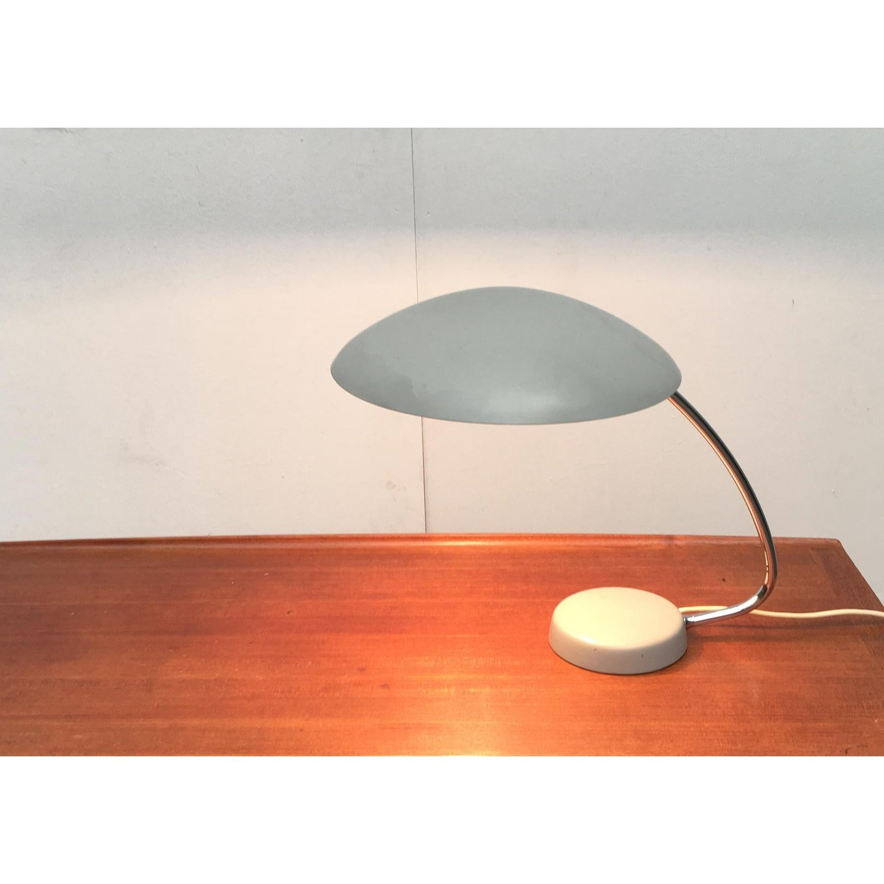 Lámpara de mesa alemana de mediados de siglo de Cosack en venta 2