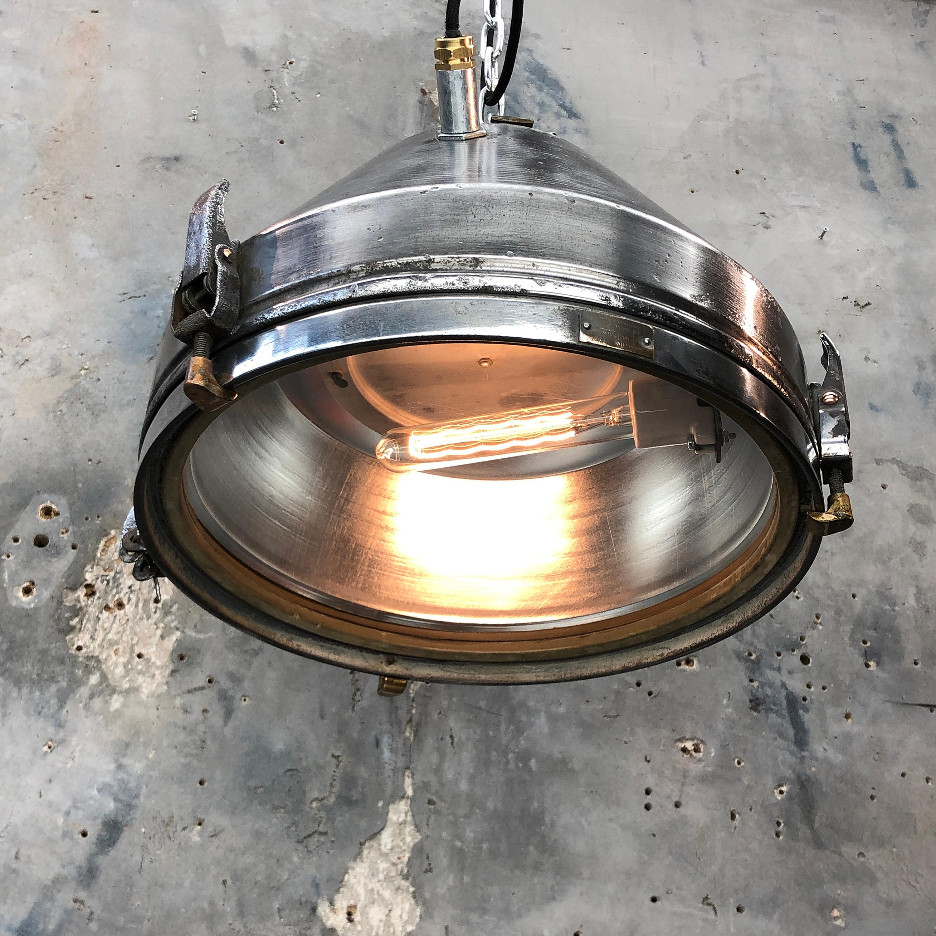 Midcentury German VEB Industrial Iron and Aluminium Pendant with Edison Bulb For Sale 4