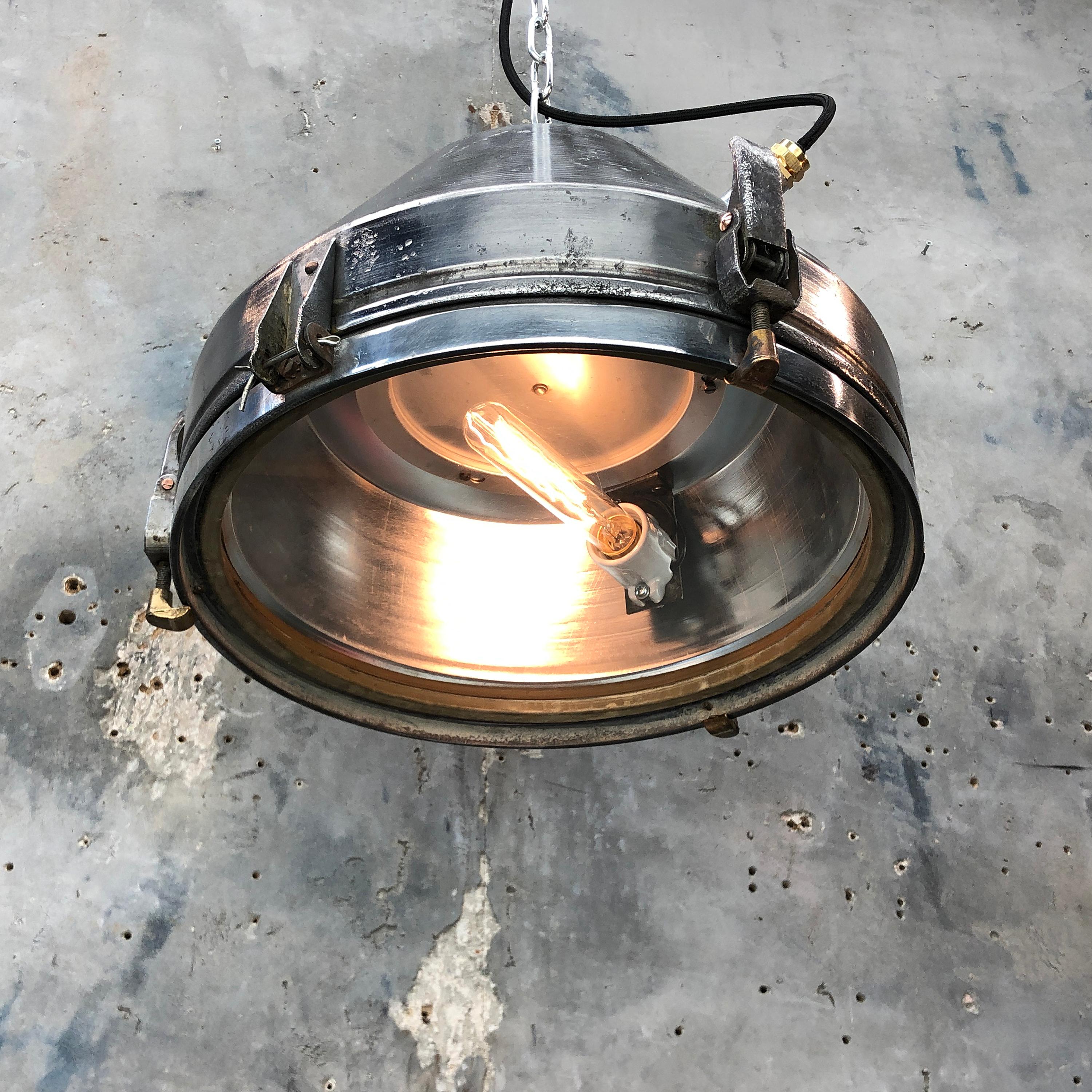 Midcentury German VEB Industrial Iron and Aluminium Pendant with Edison Bulb In Good Condition For Sale In Leicester, Leicestershire