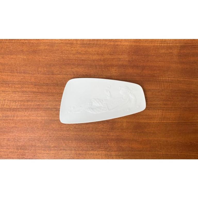 Cuenco de porcelana blanca alemana de mediados de siglo de Bjørn Wiinblad para Rosenthal en Excelente estado para la venta en Hamburg, DE