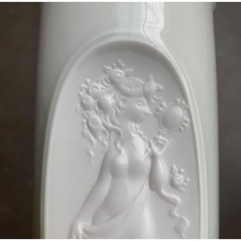 Mid-Century German White Porcelain Vase by Bjørn Wiinblad for Rosenthal, 1960s For Sale 6