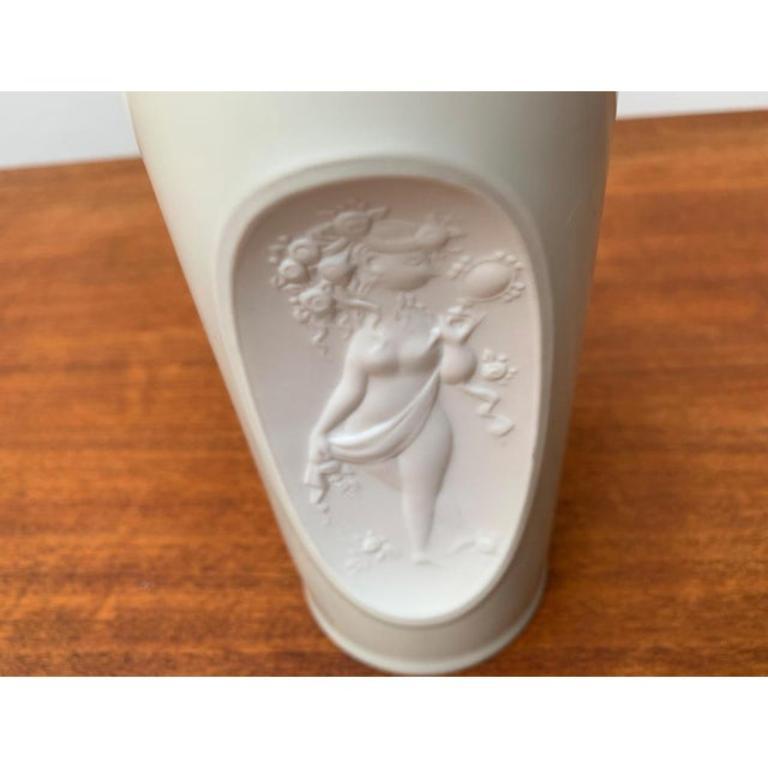 20th Century Mid-Century German White Porcelain Vase by Bjørn Wiinblad for Rosenthal, 1960s For Sale