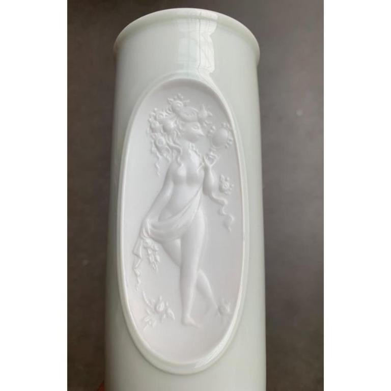 Mid-Century German White Porcelain Vase by Bjørn Wiinblad for Rosenthal, 1960s For Sale 4