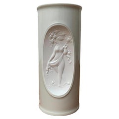 Vase en porcelaine blanche allemande du milieu du siècle par Bjørn Wiinblad pour Rosenthal, années 1960