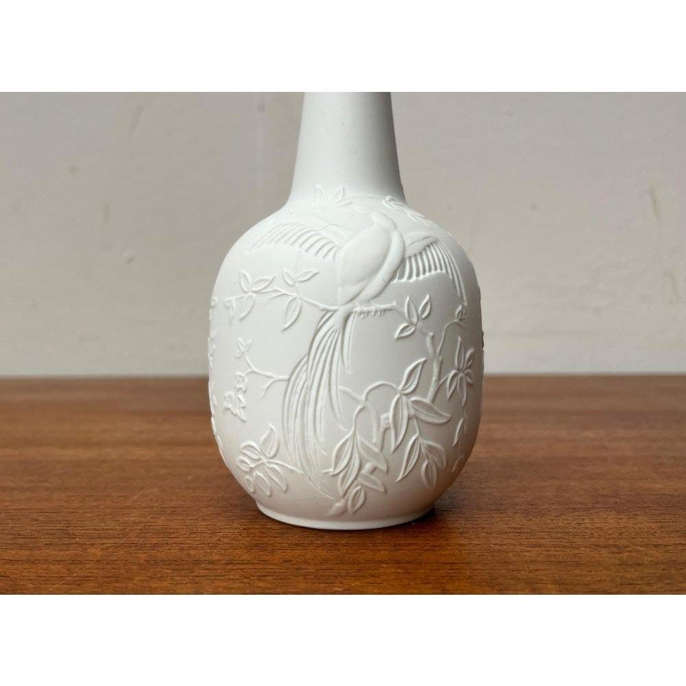 Mid-Century German White Porcelain Vase with Bird Design from Kaiser, 1960s For Sale 5