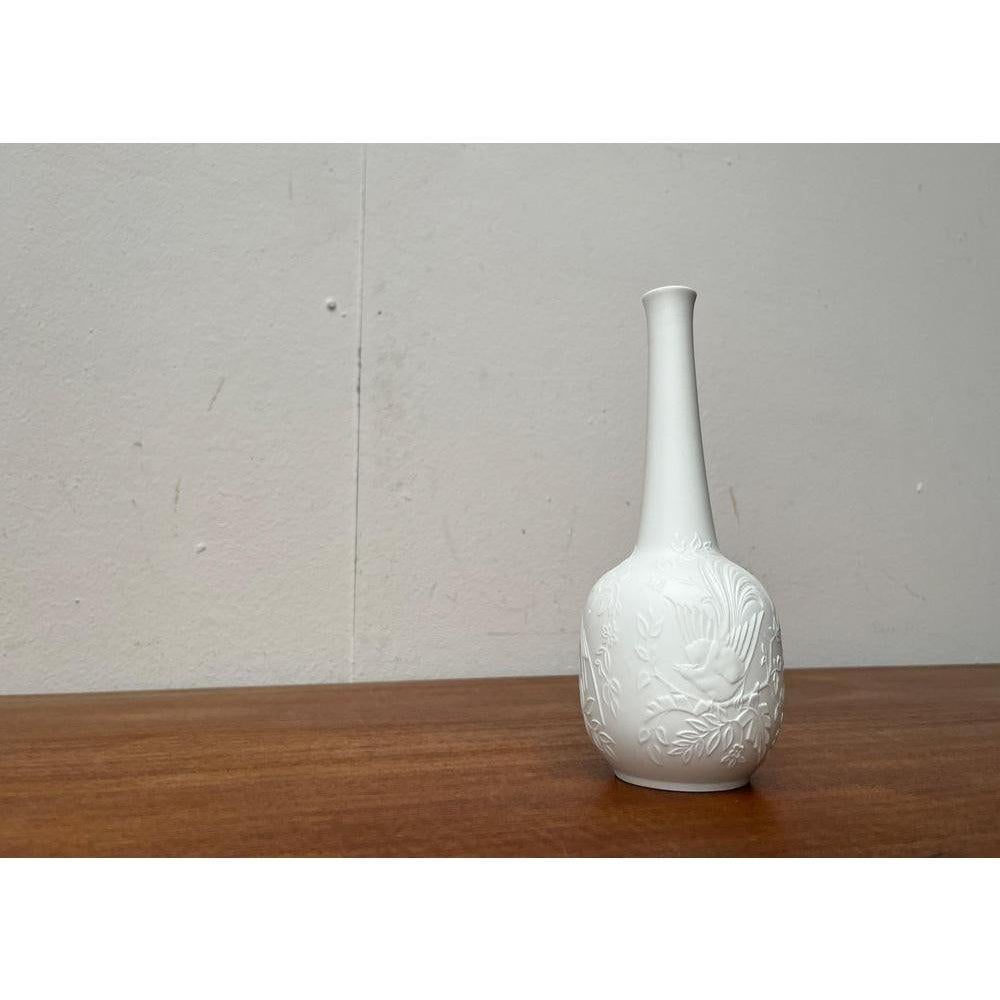 Ceramic Mid-Century German White Porcelain Vase with Bird Design from Kaiser, 1960s For Sale