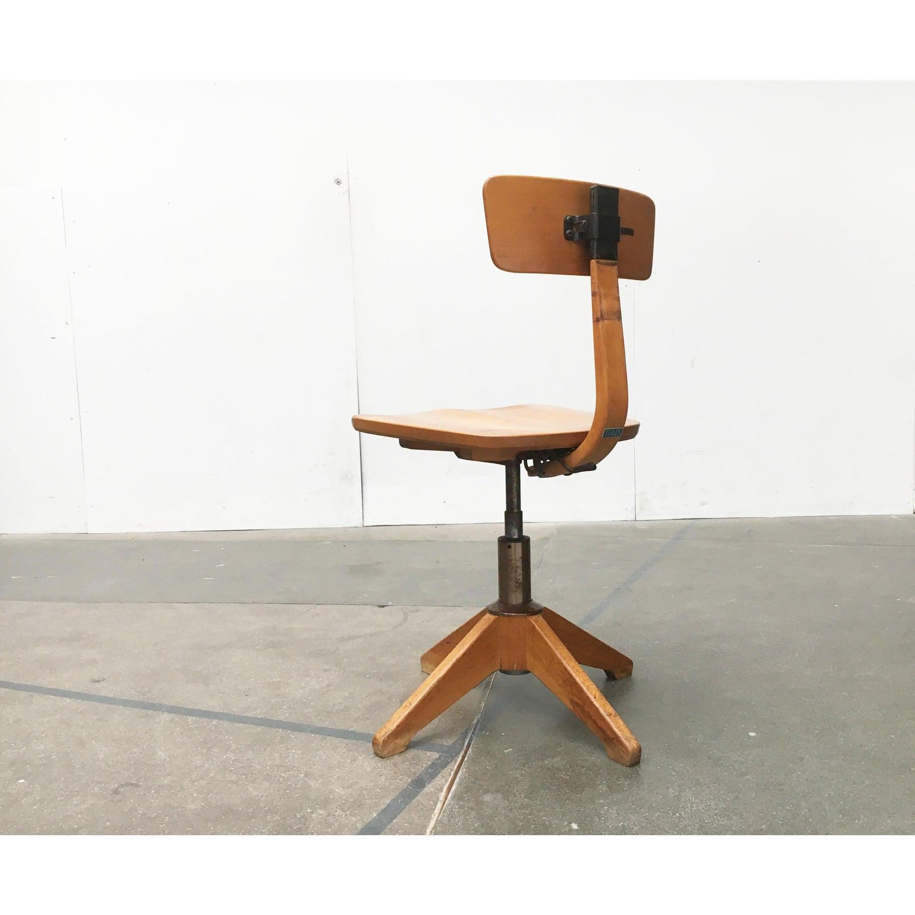 Mid-Century Modern Mid-Century German Wooden Swivel Chair from Sedus For Sale