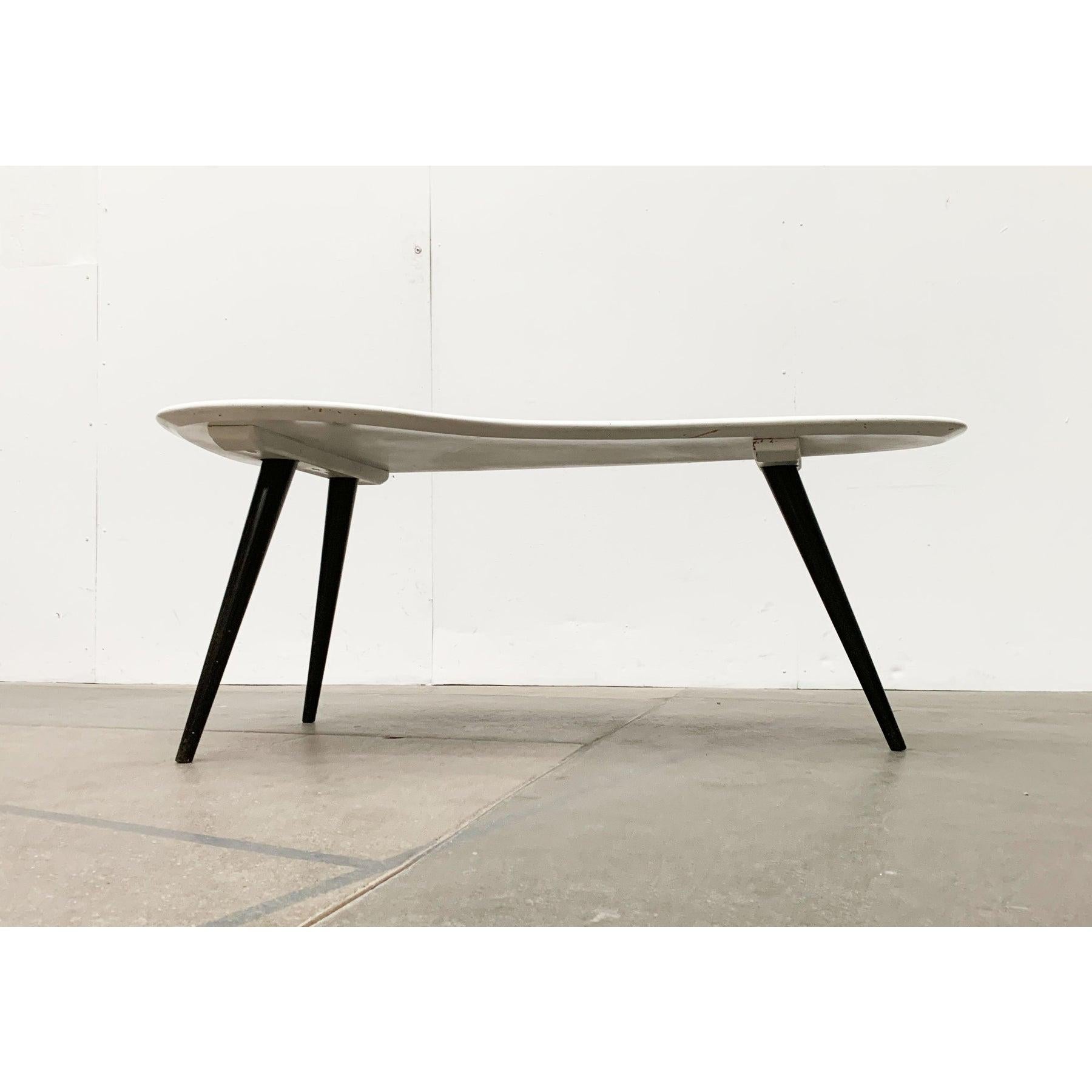 Mid-Century moderno Tavolo in legno tedesco di metà secolo in vendita