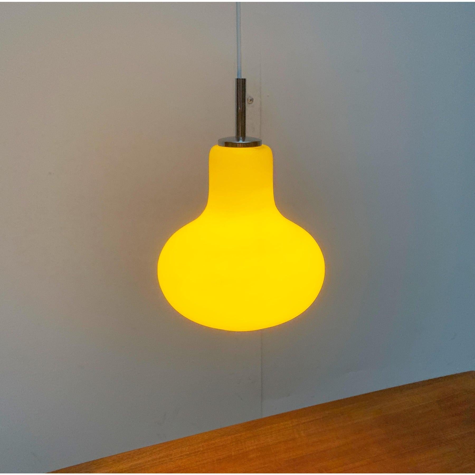 Lampada a sospensione in vetro giallo tedesca di metà secolo di Hustadt, anni '60 in vendita 6