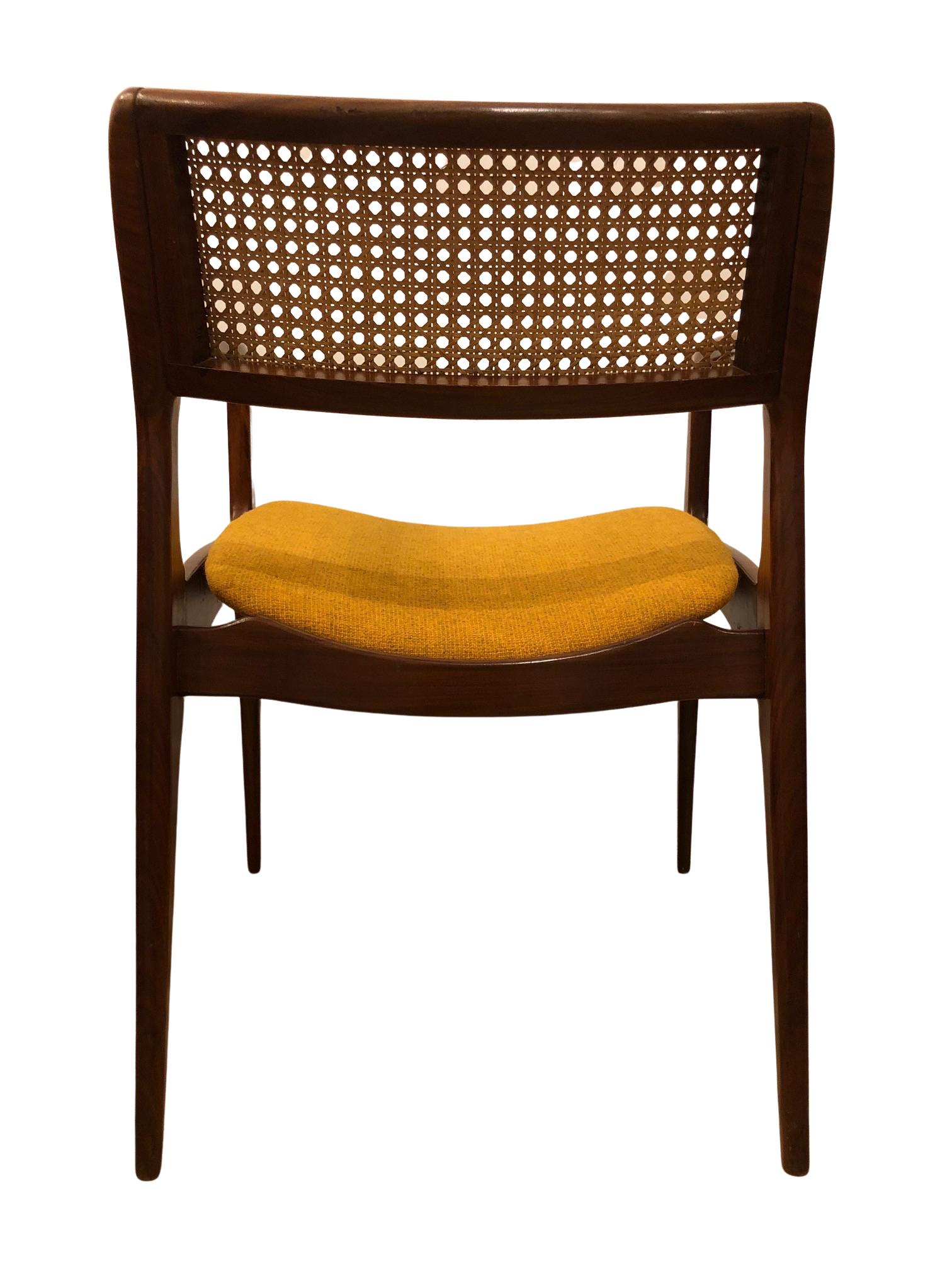 Mid-Century GFM-120 Chair, by Edmund Homa in Solid Wood and Wool, 1960s For Sale 1