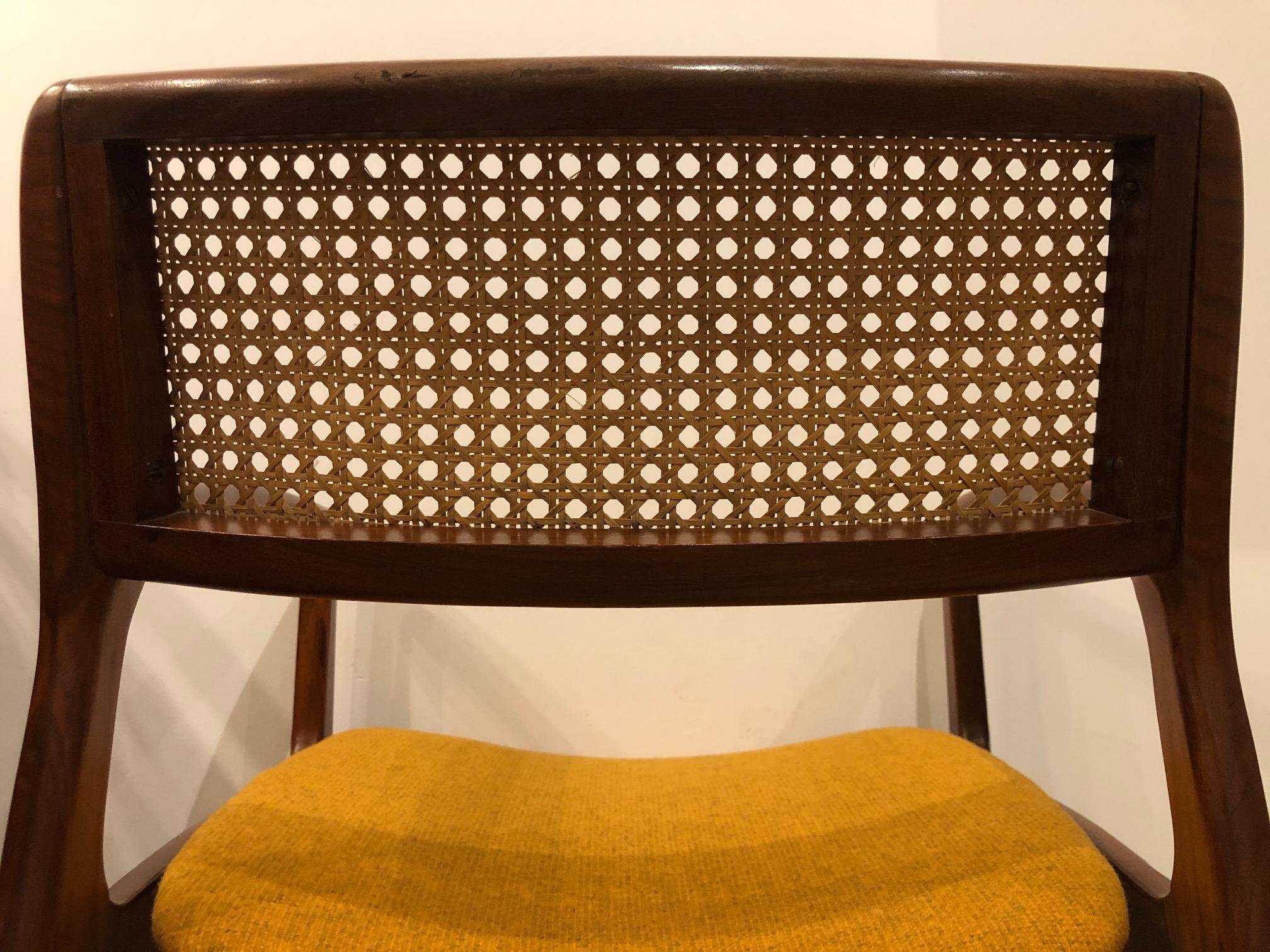 Mid-Century GFM-120 Chair, by Edmund Homa in Solid Wood and Wool, 1960s For Sale 6