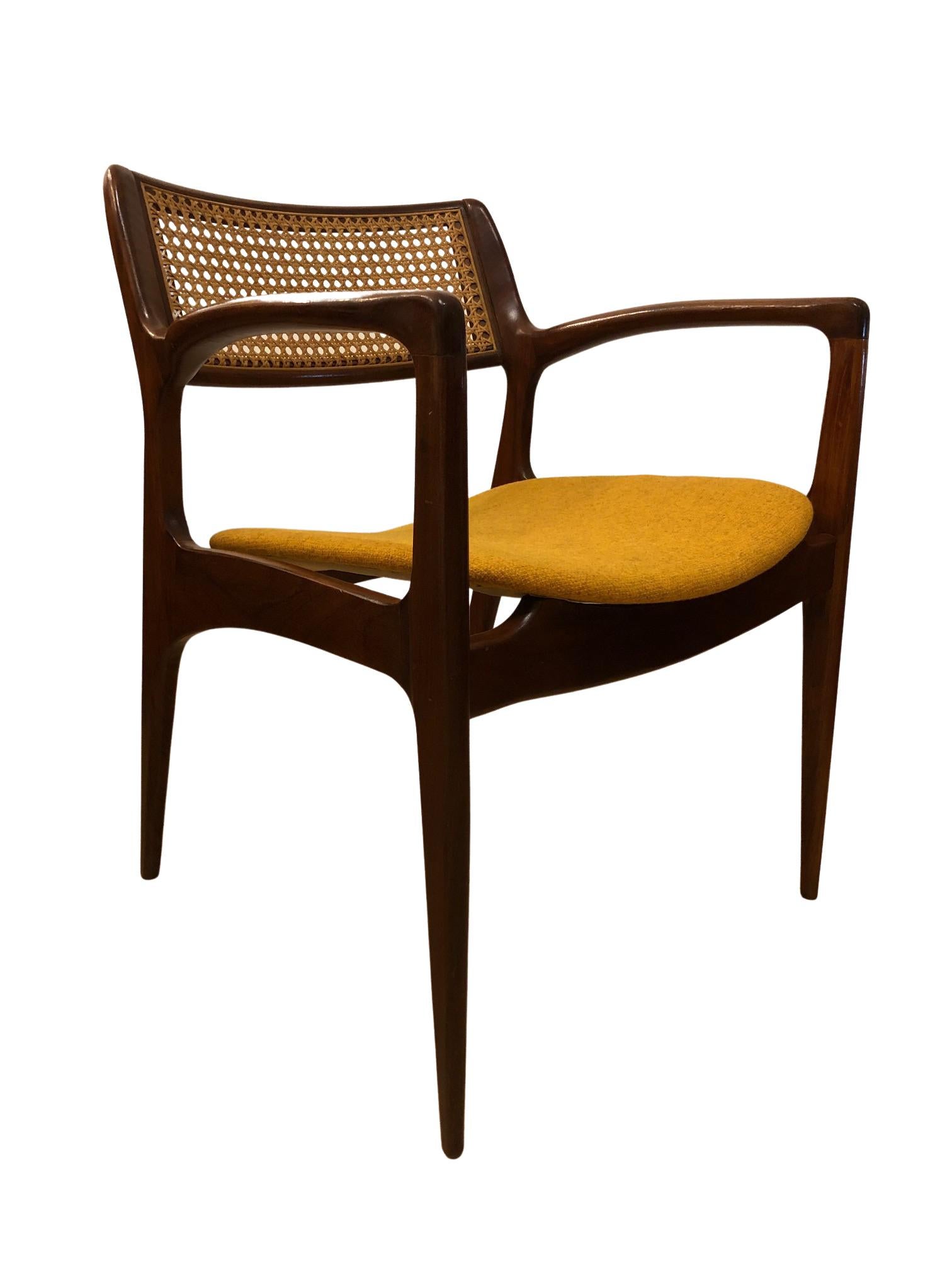 Mid-Century Modern Mid-Century GFM-120 Chair, by Edmund Homa in Solid Wood and Wool, 1960s For Sale